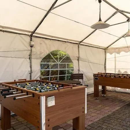 Met Twee Verdiepingen En Zwembad Rewal