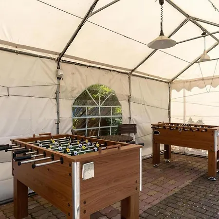 Met Twee Verdiepingen En Zwembad ريفال